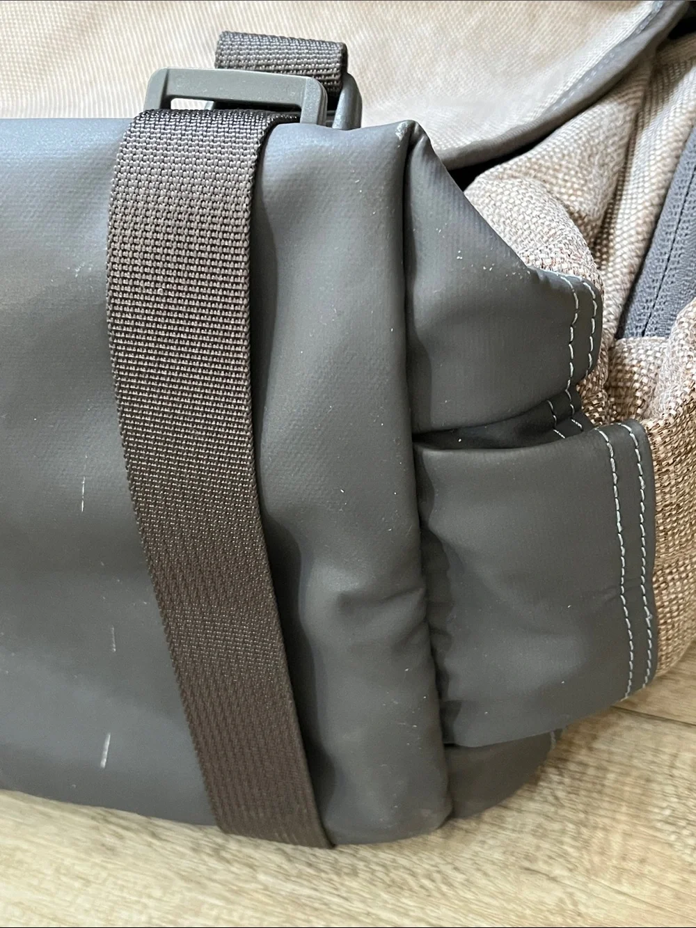 Timbuk2 Medium Messenger Bag Woven Tan & Gray - Clean and Excellent condition